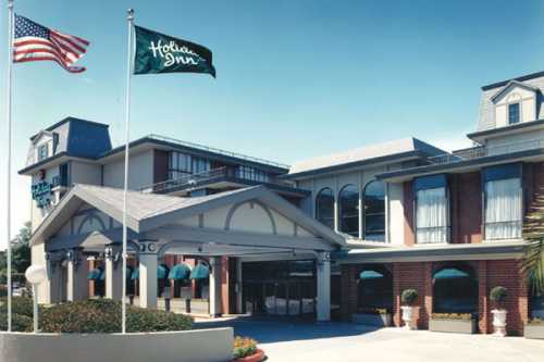 Holiday Inn Fishermans Wharf 001